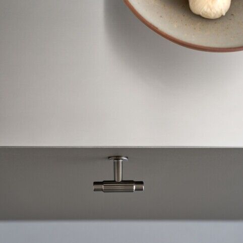 Knop Villa T Gun Metal 50mm
